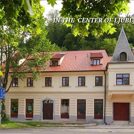 アパート Karlovska Old Town